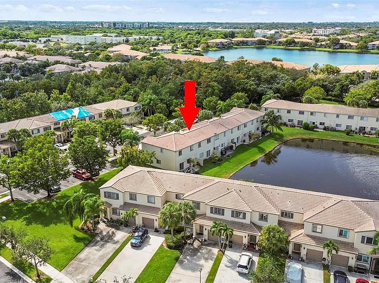 4722 Lago Vista Dr — Photo 4