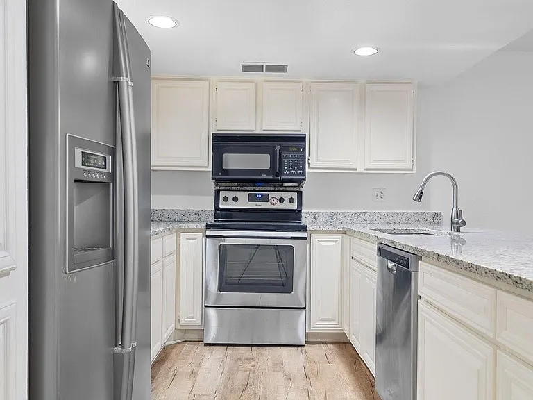 438 Yacht Club Dr #C — Photo 7