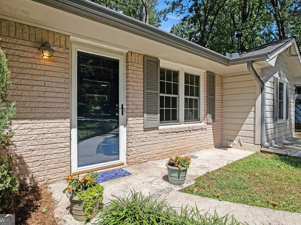 4917 Velva Way NW, Lilburn, GA 30047