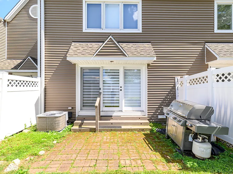 566 Newfield Ave #14 — Photo 19