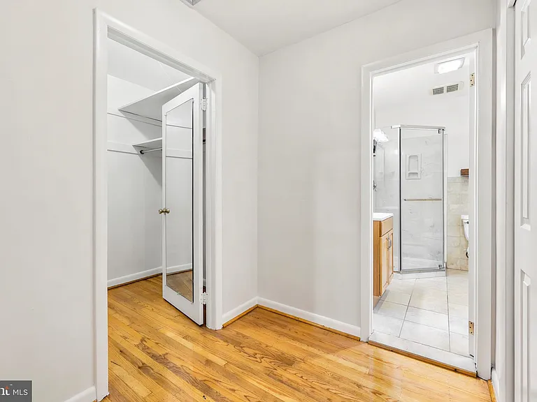 412 Yorkshire Rd — Photo 17