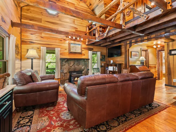 28 Bussell Ln, Gordonsville, TN 38563