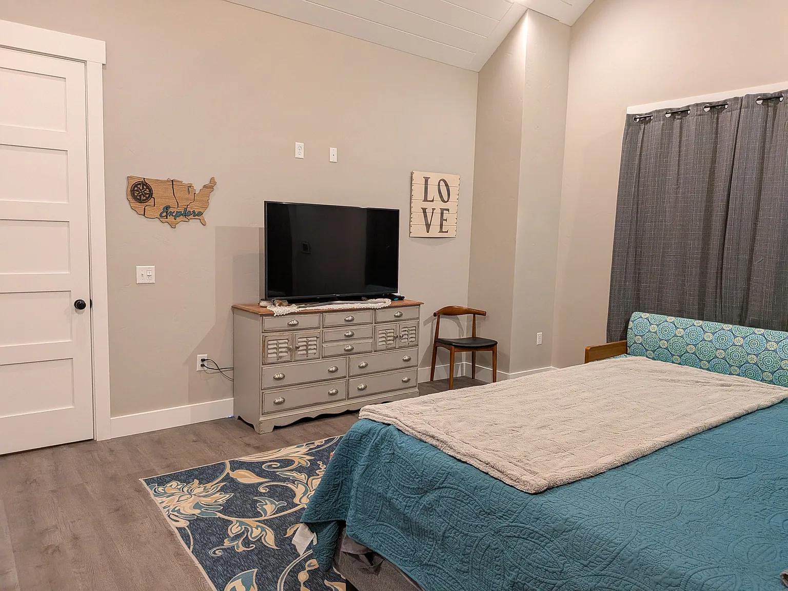4 bed, 3200 sqft, $3,800 — Photo 3