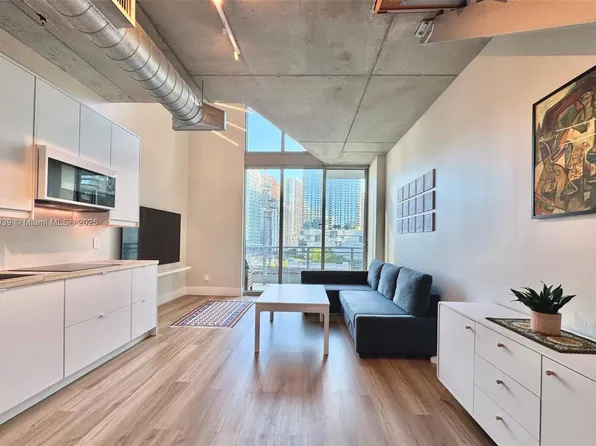 690 SW 1st Ct APT 1006, Miami, FL 33130