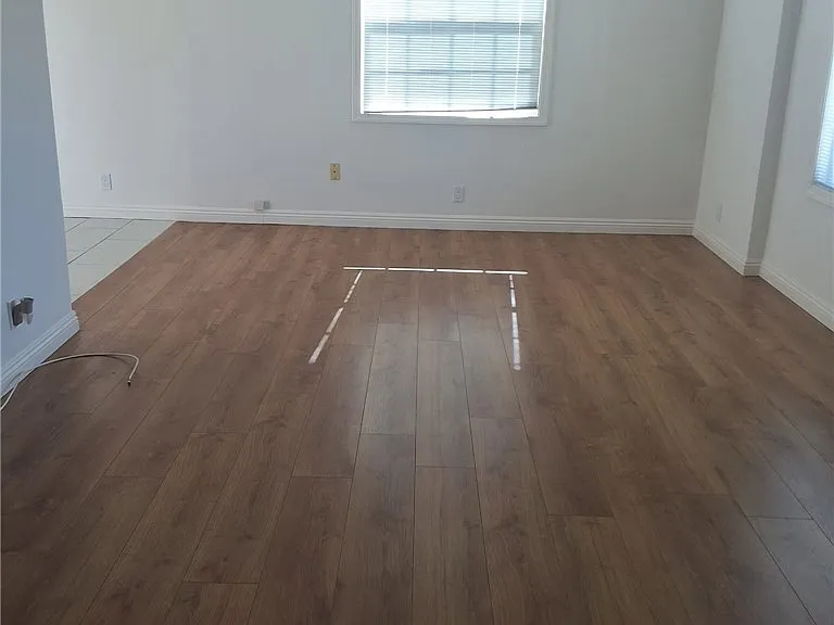 1616 W Gardena Blvd — Photo 6