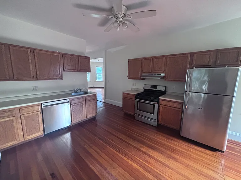 15-17 Etna St #15 — Photo 7