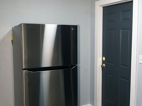 4th image of 134 Pearl St APT 6
