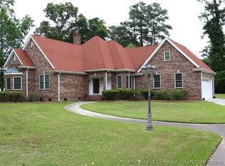 308 Londonderry Dr, Lumberton, NC 28358