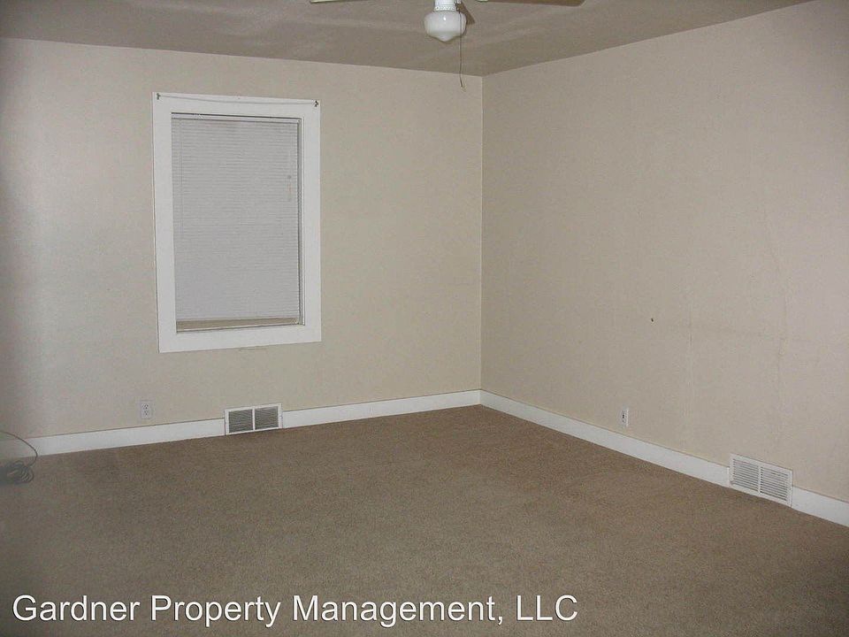 2nd image of 1118 E Denver St