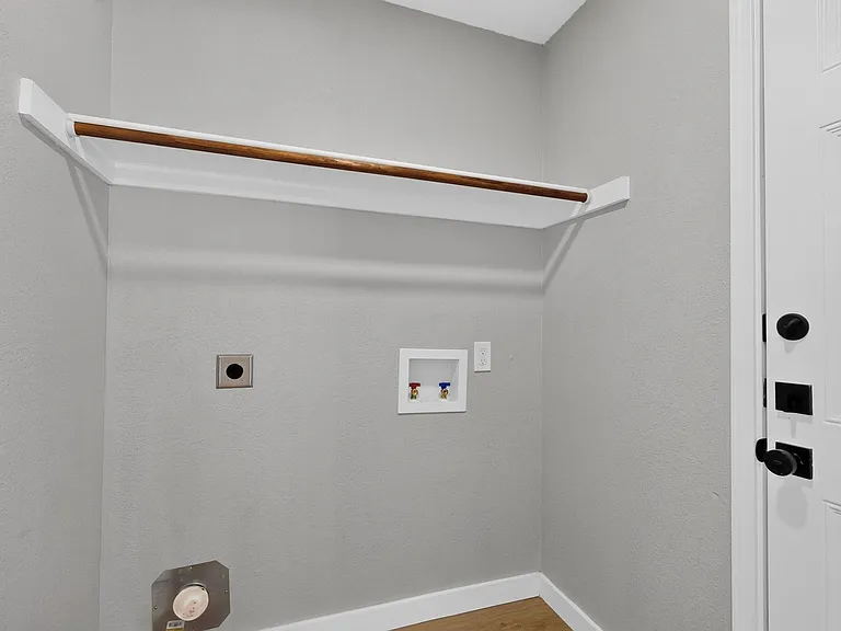 215 Aspenway Dr — Photo 36