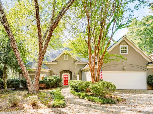 7201 Charter Brook Dr, Charlotte, NC 28270