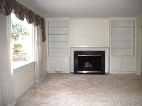 2nd image of 713 Beverly Way