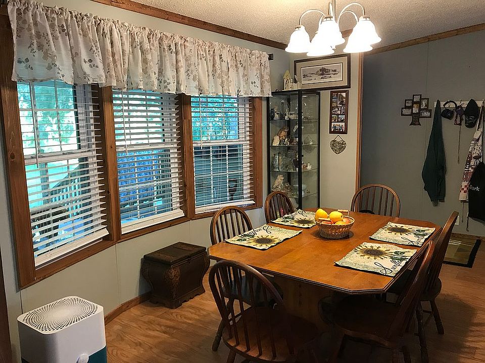 1st image of 2027 Deer Ln