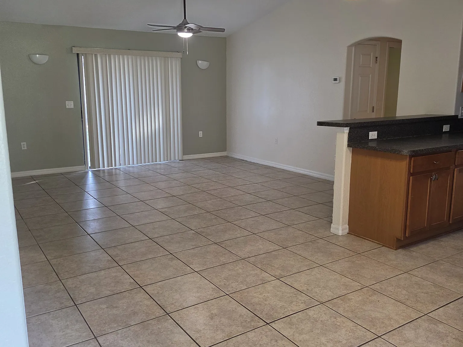 2 bed, 1120 sqft, $1,350 — Photo 3