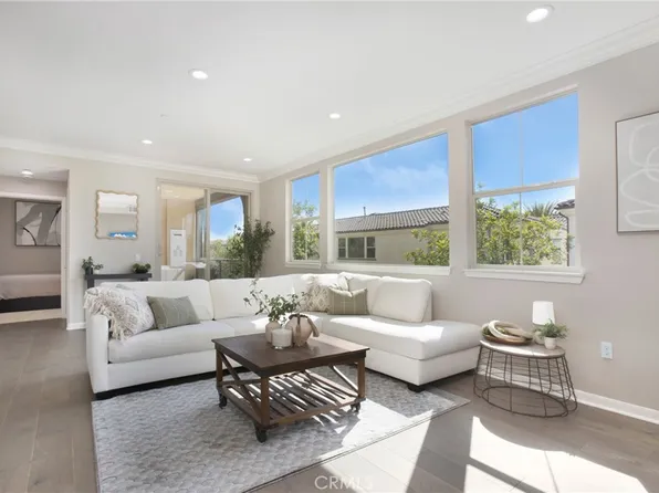 402 Maravilla Ln, Brea, CA 92823