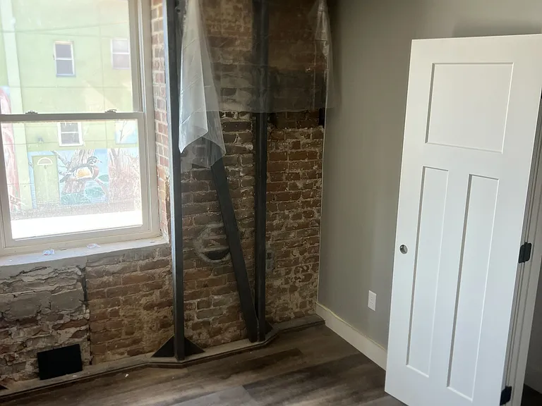 500 E Erie St #2B — Photo 3