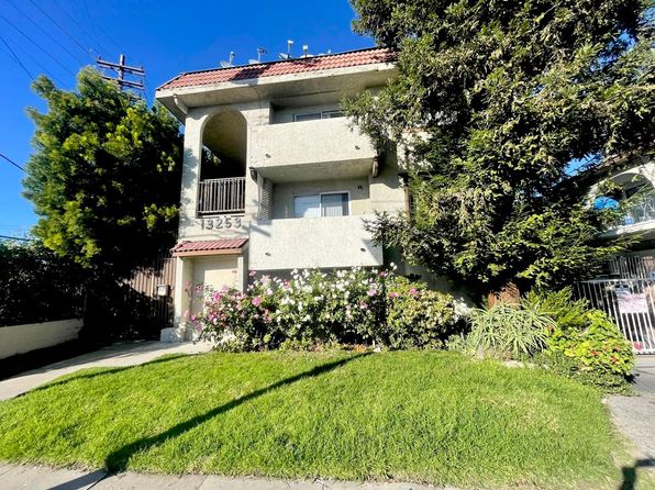 13253 Vanowen St APT 209