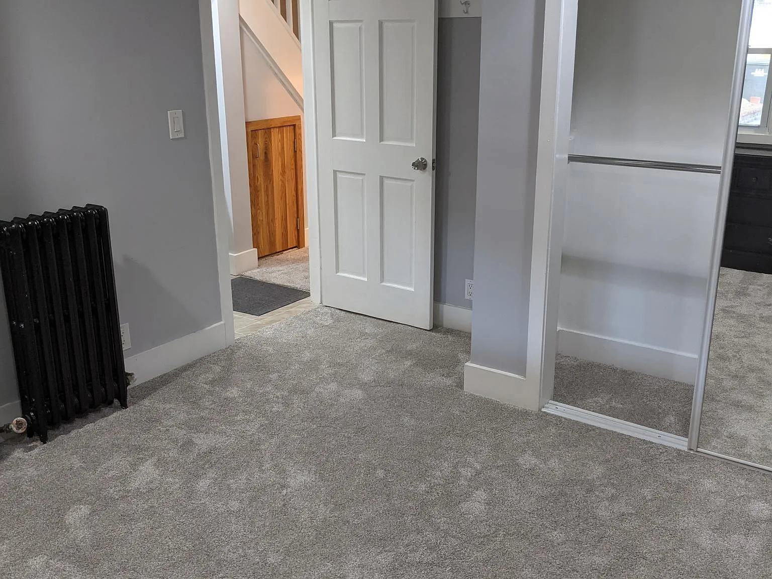 2814 6th St NE — Photo 4