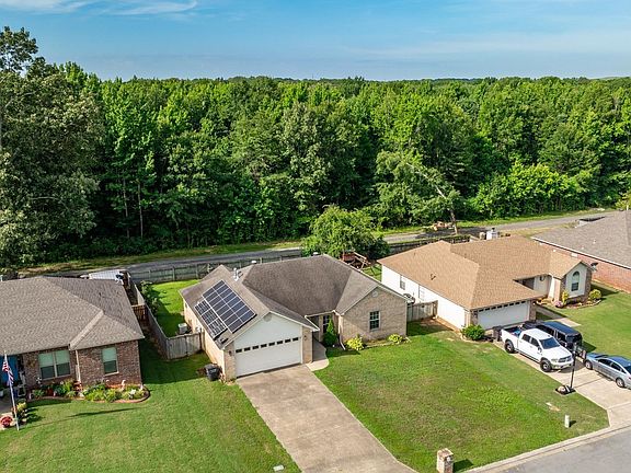 3rd image of 1309 Riverwood Dr