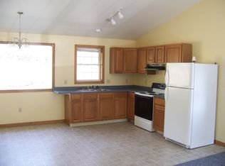 136 Maranacook Rd, Winthrop, ME 04364