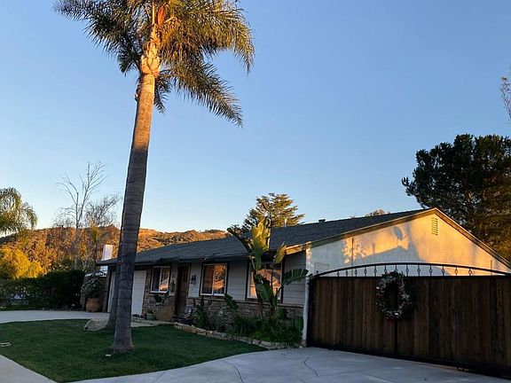 3rd image of 542 American Oaks Ave