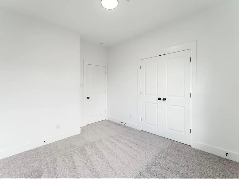 205 S 2nd St — Photo 16