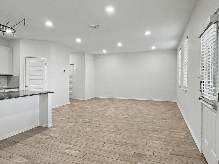 2437 Dielman Dr — Photo 14