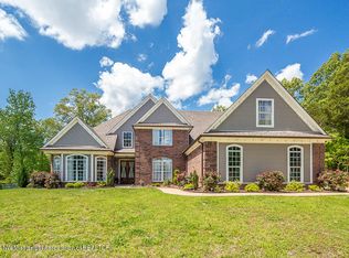 208 Strickland Cv, Byhalia, MS 38611