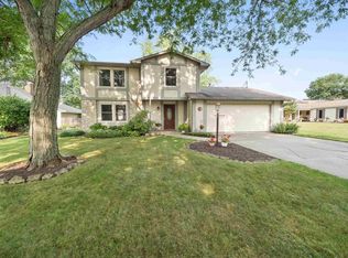 2237 Skyhawk Dr, Fort Wayne, IN 46815