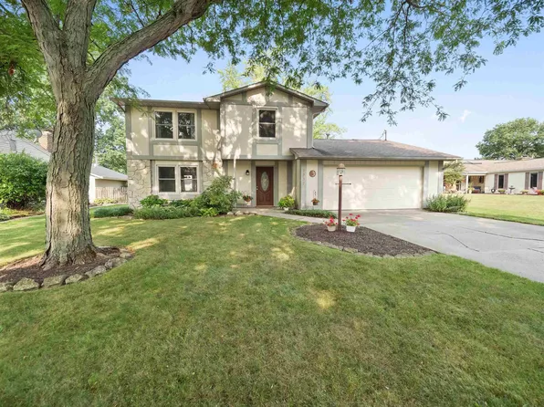 2237 Skyhawk Dr, Fort Wayne, IN 46815