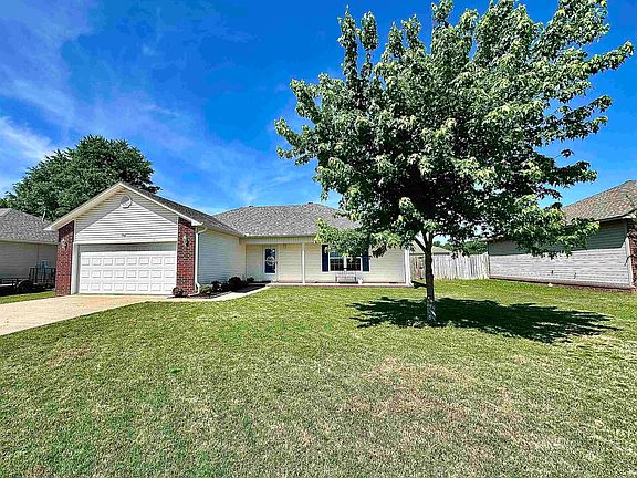 2nd image of 1506 Moon Rd