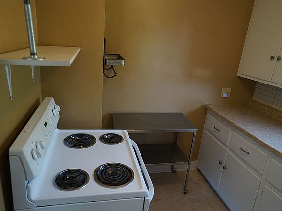 5th image of 298 N Main St