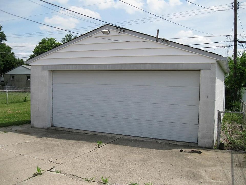 2nd image of 275 Calahan Rd