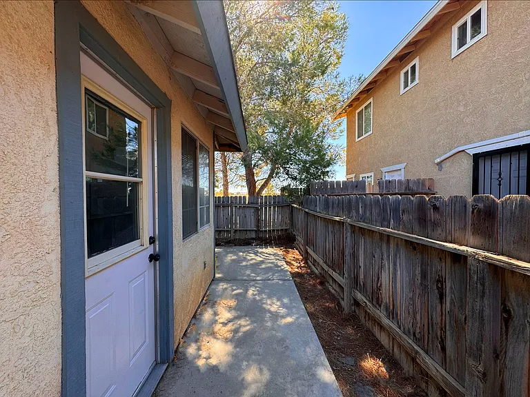 9733 N Loop Blvd #A — Photo 12