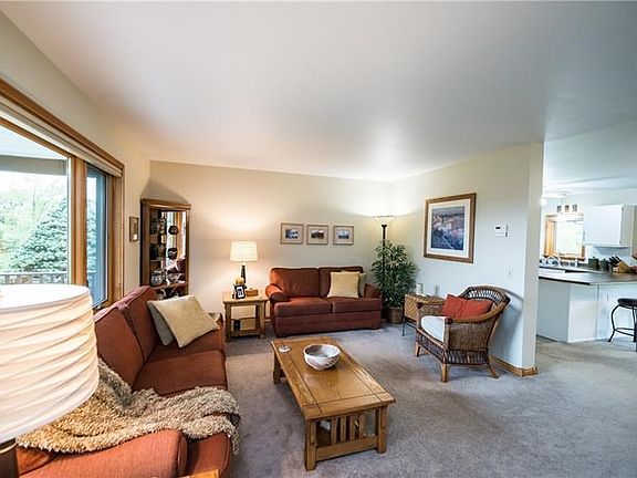 4th image of 350 Hillcrest Dr