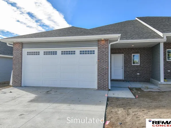 5815 S 94th St, Lincoln, NE 68526