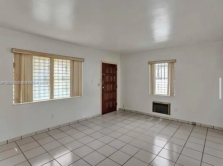 831 NW 21st Ct — Photo 6