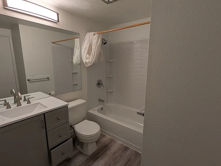 211 Summit Ave E #S212 — Photo 5