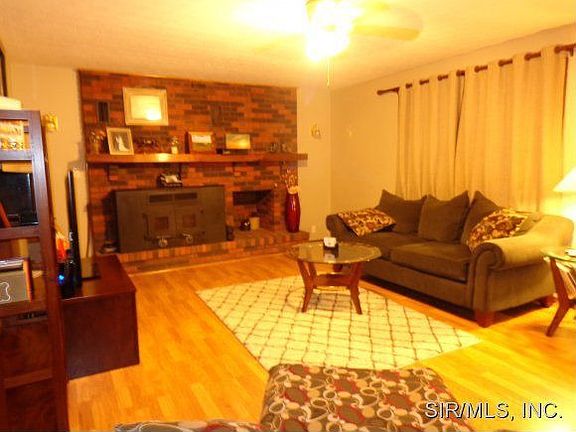 3rd image of 510 E Alton St
