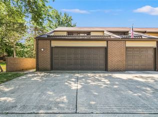 4450 Habersham Ln S #201, Richmond Heights, OH 44143