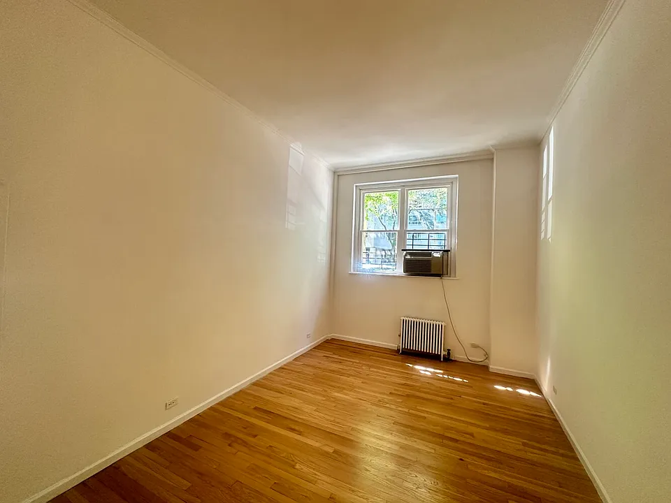 221 E 66th St #102