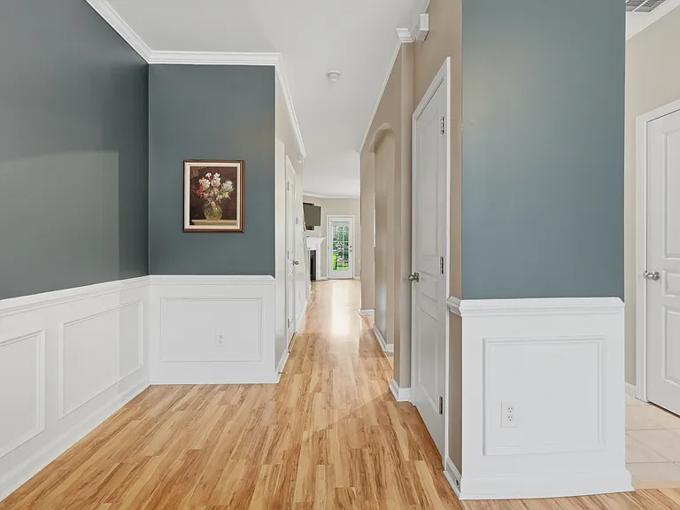 221 Grey Elm Trl — Photo 5