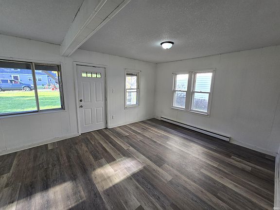 3rd image of 2713 Waynewood Dr