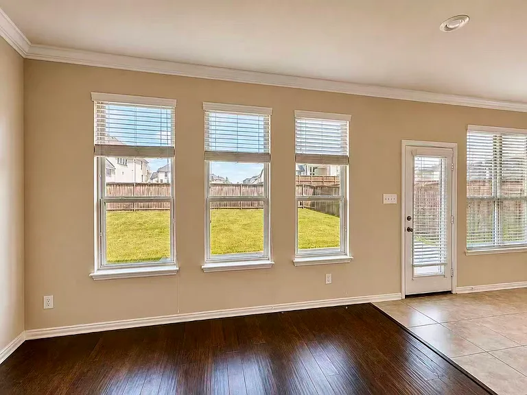 2316 Grant Park Way — Photo 8
