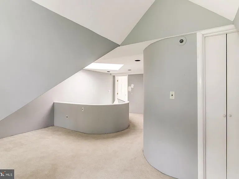 2527 Waterside Dr NW — Photo 27
