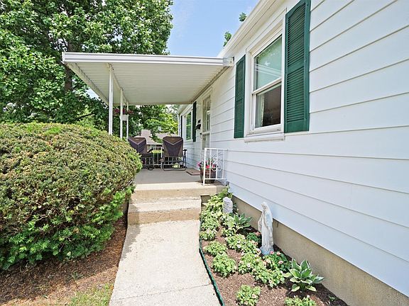 3rd image of 8408 Lake Ave
