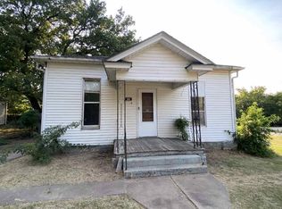 304 S H St, Wellington, KS 67152