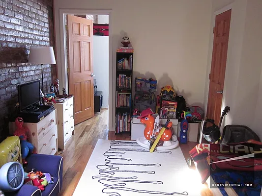 Rented by Highline Residential | media 44