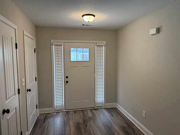 2nd image of 2244 Savannah Dr