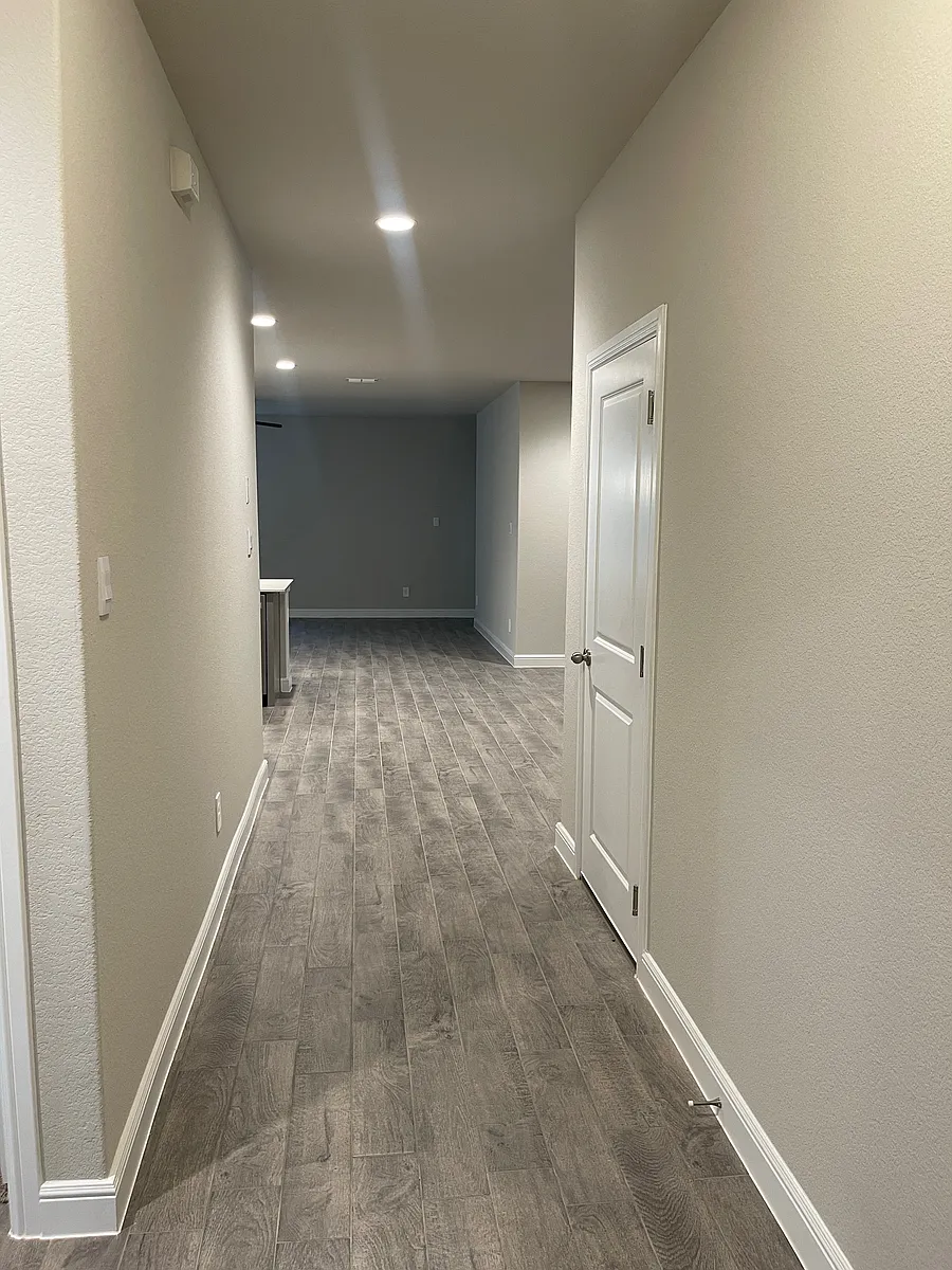 Building Photo - 15537 Putney Way